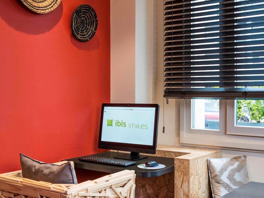 Ibis Styles Paris Marcel Sembat Hotel 3*